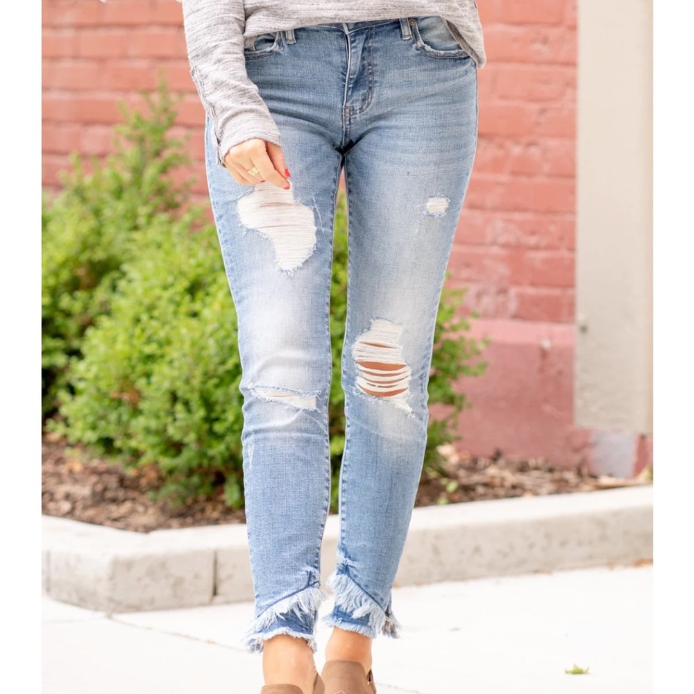 Kancan Loveland Mid Rise Fray Hem Skinny
